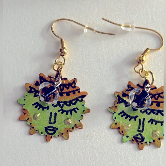 NWOT Earrings “Here Comes the Sun” Lime green copper real gold faces handpainted - Picture 3 of 6